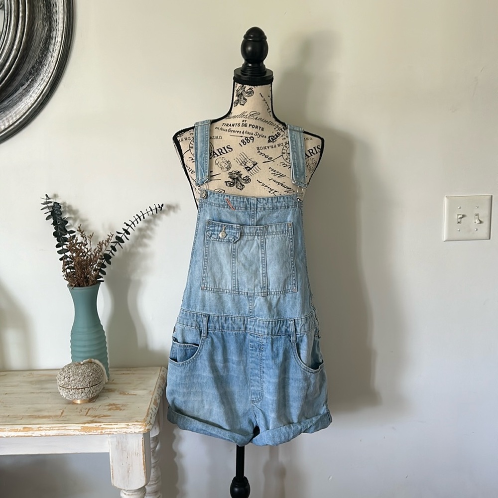 Free People We The Free Ziggy Rolled Baggy Shortails Women's size M